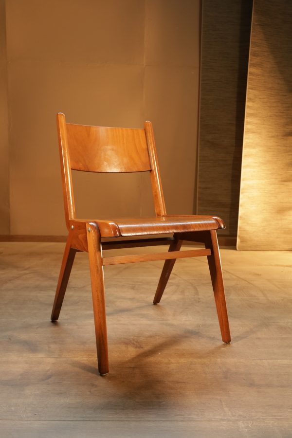 Chaises empilables vintage