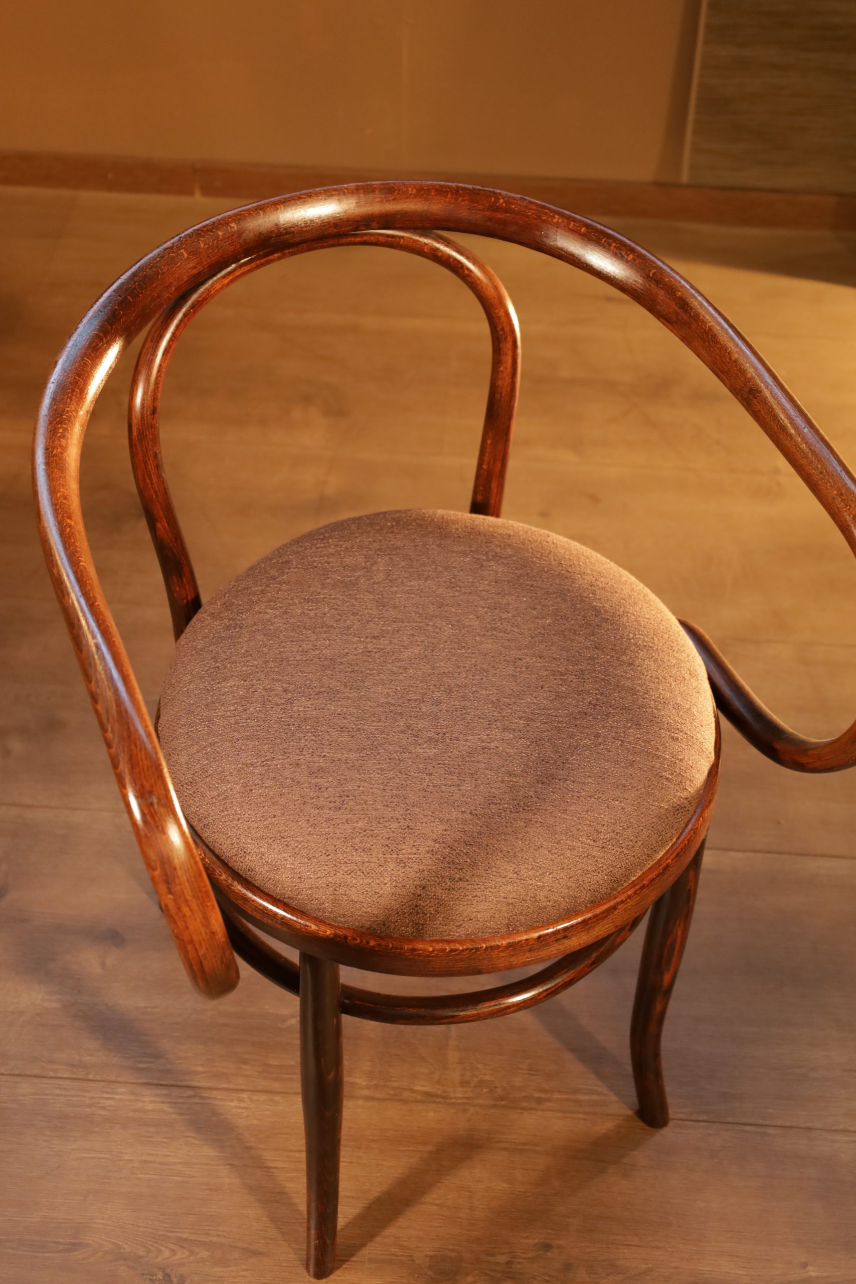 Seltener Thonet Stuhl von Mundus