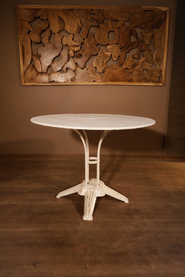Round garden table Art Deco