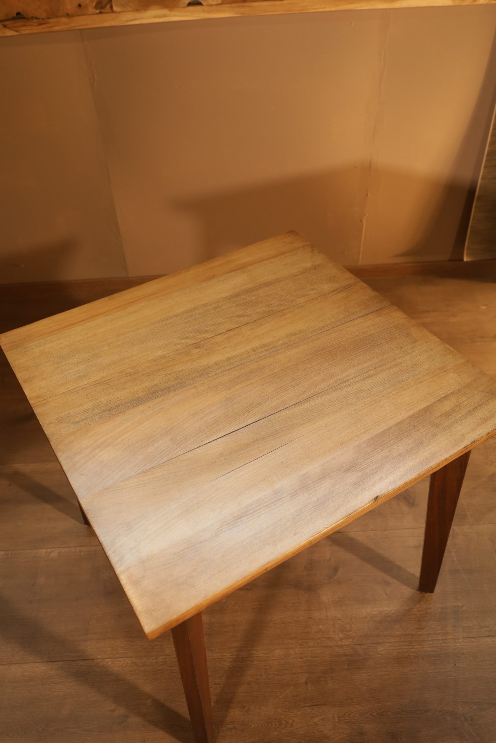 Bistrotische aus massiver Buche - 1/4 Stk - 80x78cm